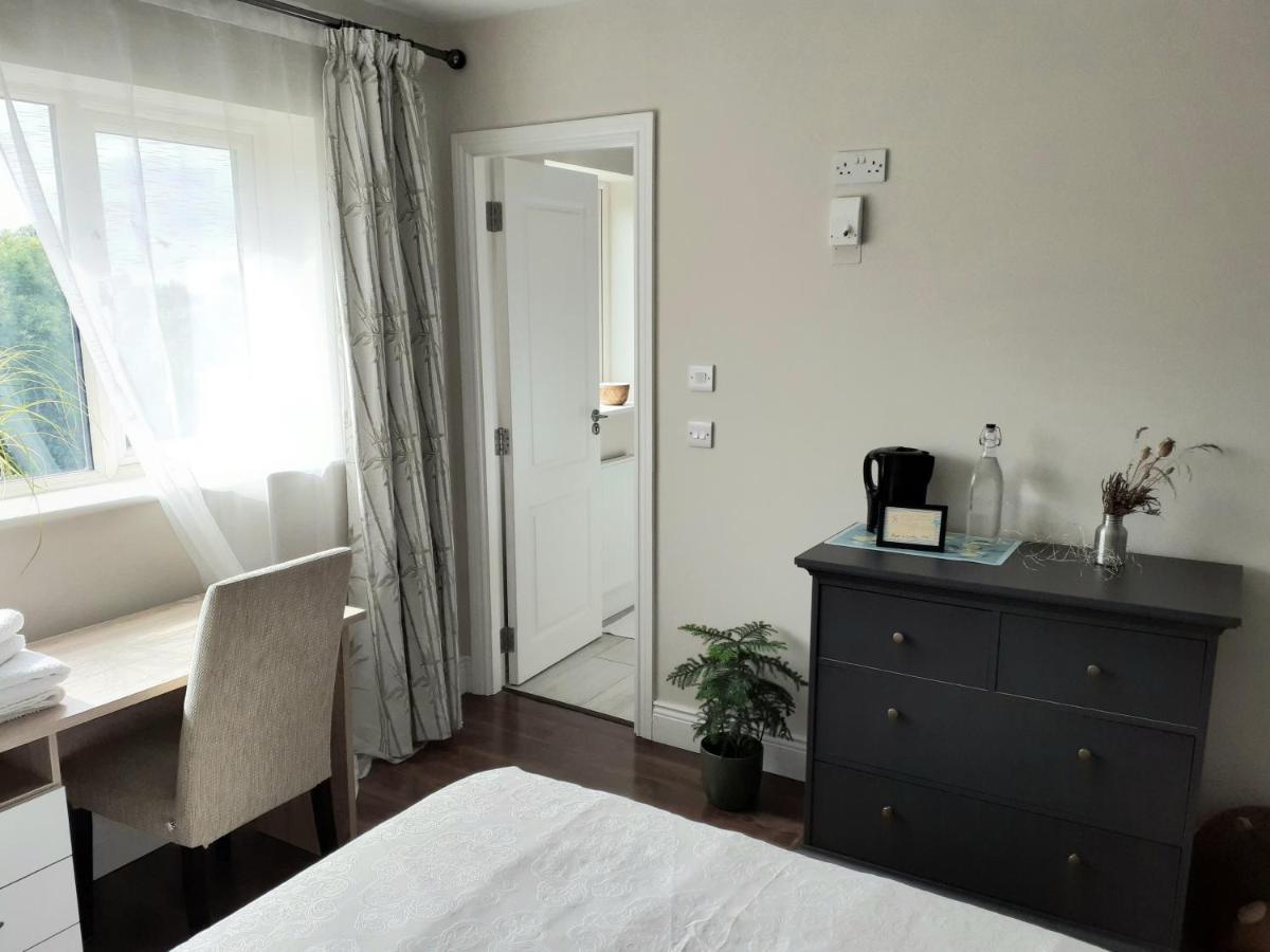 Ensuite At The Foot Of Dublin Mountains Exterior photo